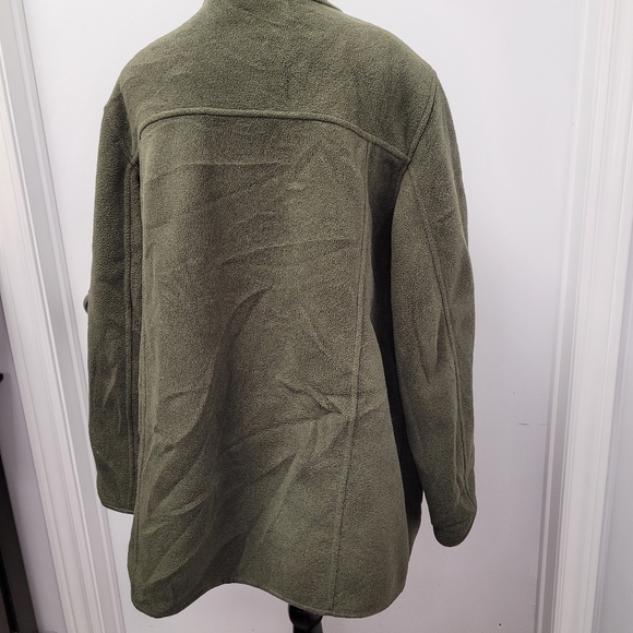 L. L. Bean Size XL Petite Green Fleece Button Up Jacket - Picture 2 of 8